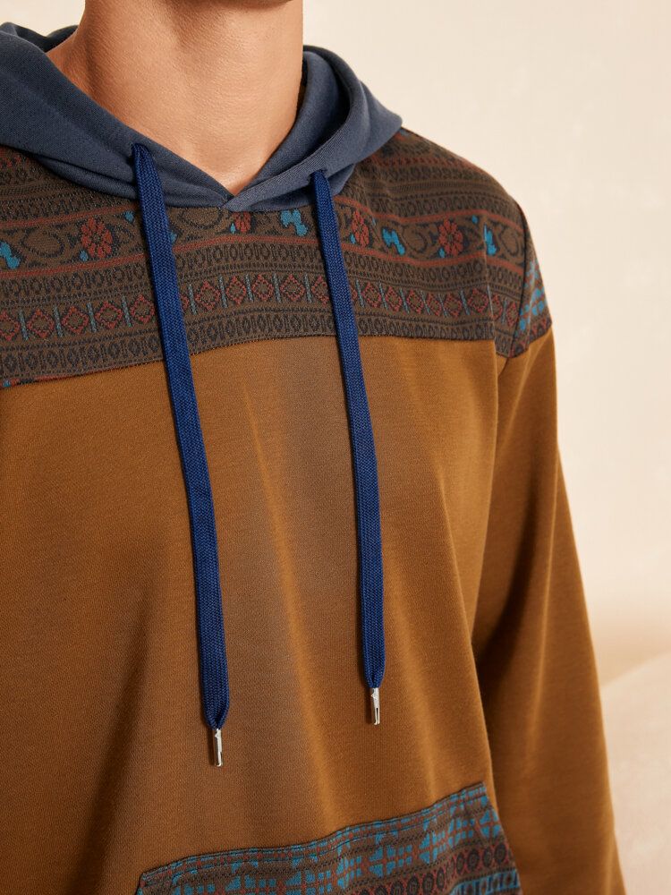 Kapuzen-sweatshirt Mit Ethno-patchwork-muster Und Kängurutaschen Für Herren