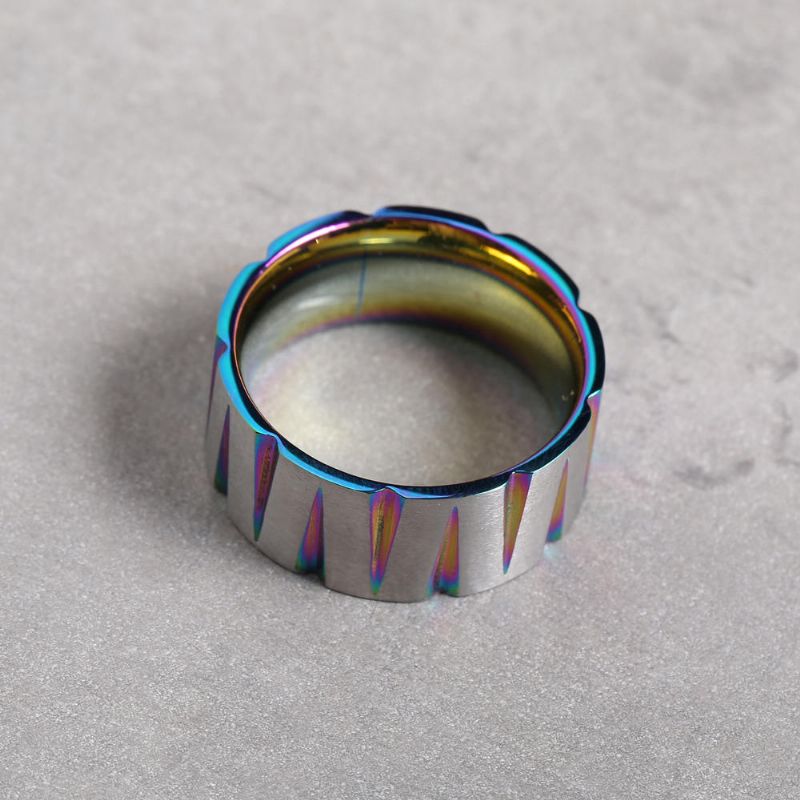 Punk Bunter Drahtzieh-edelstahl-fingerring Geometrischer Kegel Unisex-verlobungsringe