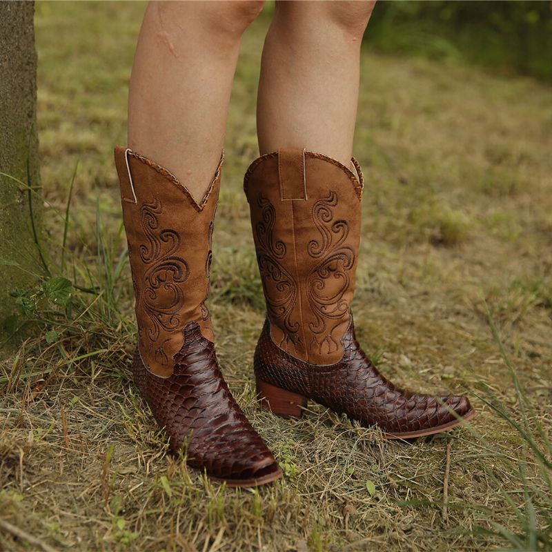 Damen-cowboystiefel Mit Besticktem Spleißen Und Klobigem Absatz In Übergröße