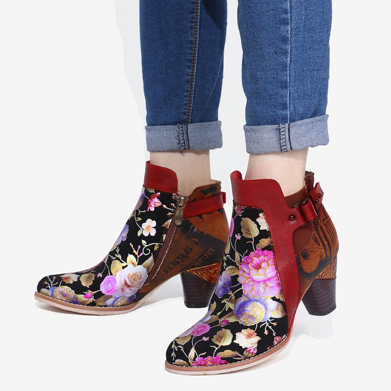 Geblühte Retro-blume Kombiniert Mit Eleganten Einzigartigen High Heel-stiefeln Im Modernen Stil