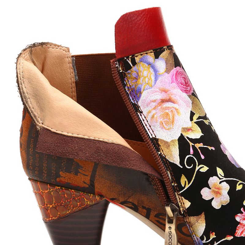 Geblühte Retro-blume Kombiniert Mit Eleganten Einzigartigen High Heel-stiefeln Im Modernen Stil