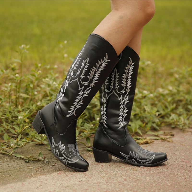 Große Retro-cowboystiefel Mit Spitzer Zehenpartie Und Besticktem Blockabsatz Für Damen