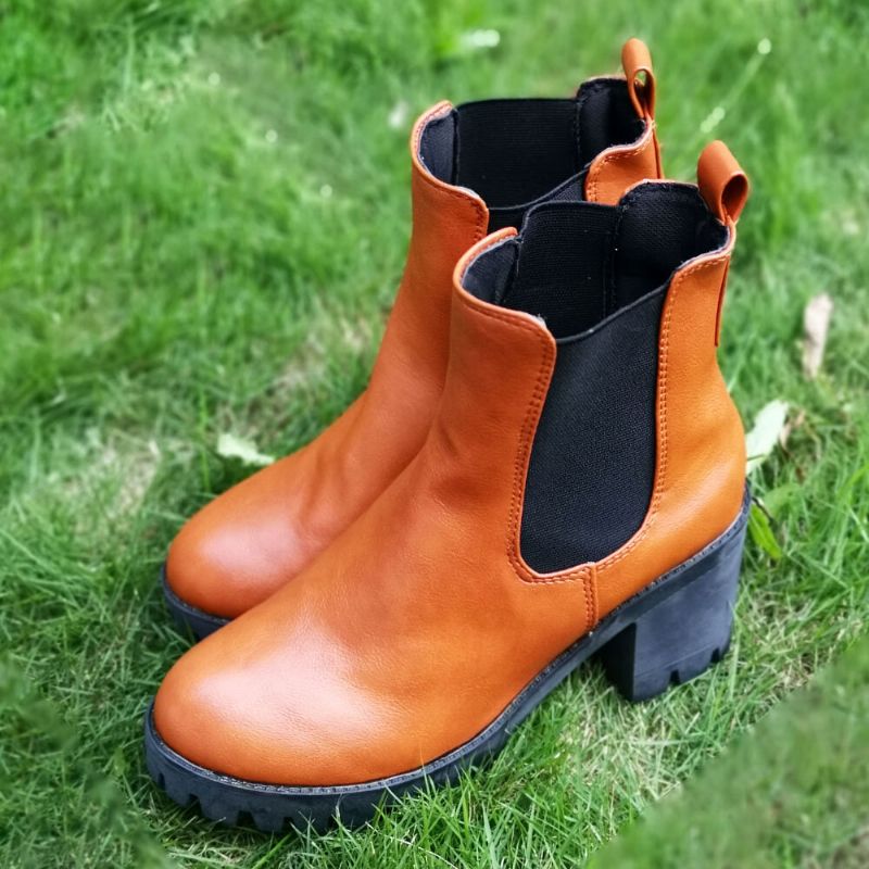 Lässige Damen-stiefeletten Zum Hineinschlüpfen Mit Runder Zehenpartie Und Klobigem Absatz