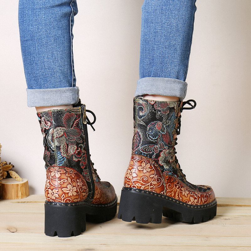 Retro Round Toe Prägung Blumenstickerei Stoff Lederspleißen Tragbare Kurze Stiefel