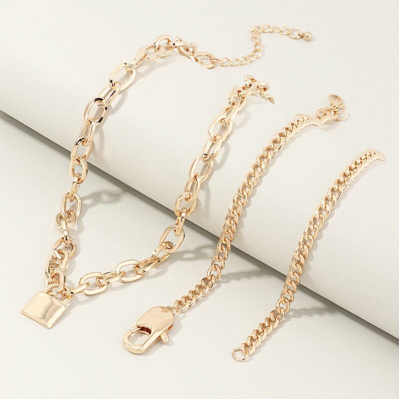 Punk Metal Lock Anhänger Clavicle Chain Geometric Round Buckle Chain Multilayer Halskette