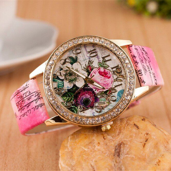 Art-und Weiseböhmen-art-frauen-uhr-lederband-retro-rosen-muster-quarz-uhr