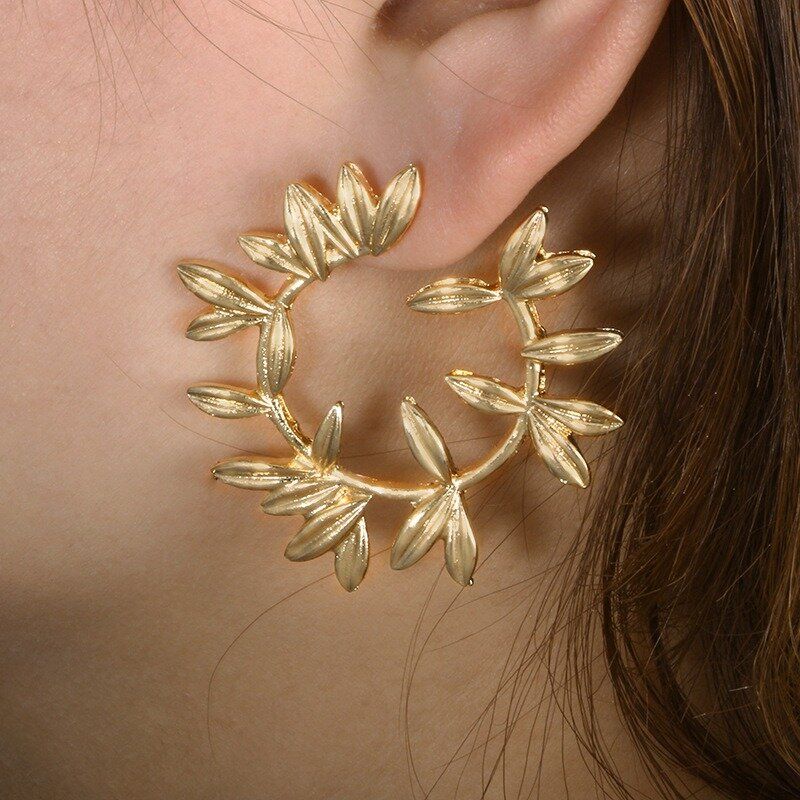 Fashion Metal Hallow Leaves Ohrringe Vintage Round Ear Stub Ohrring Für Frauen