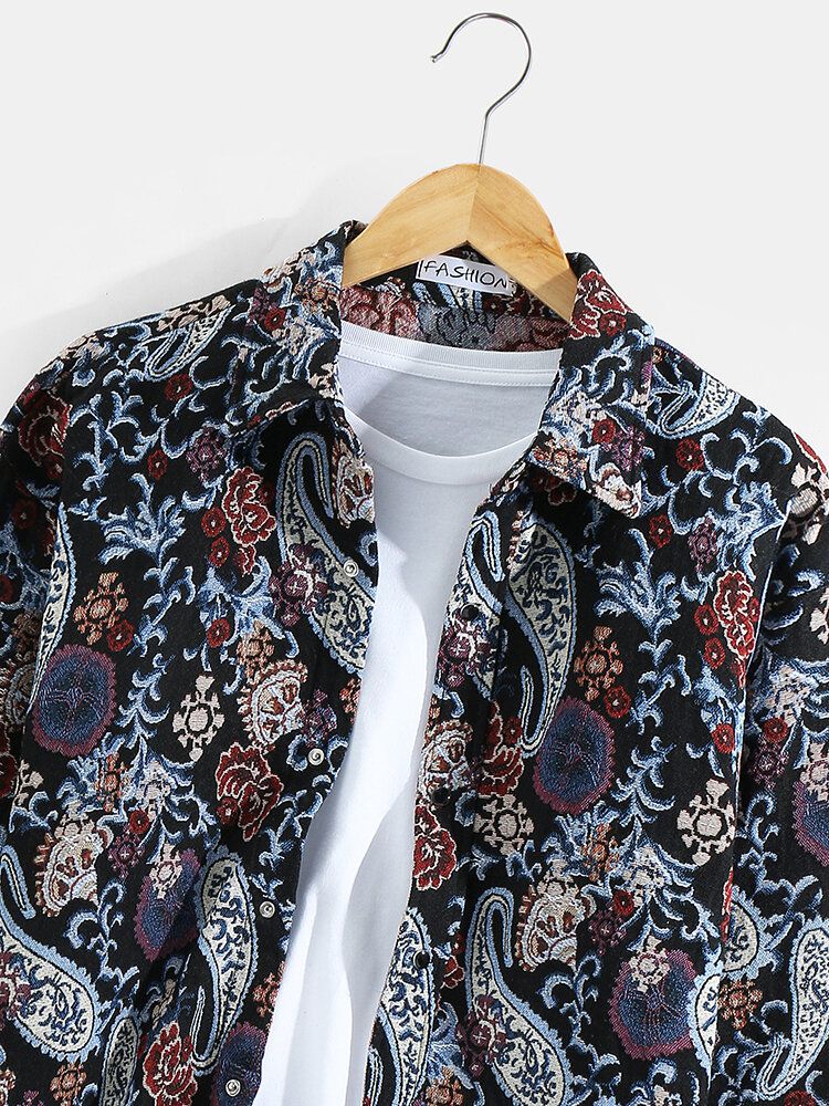 Herren-hemdjacke Im Ethnischen Stil Mit Paisley-muster Und Geknöpftem Revers