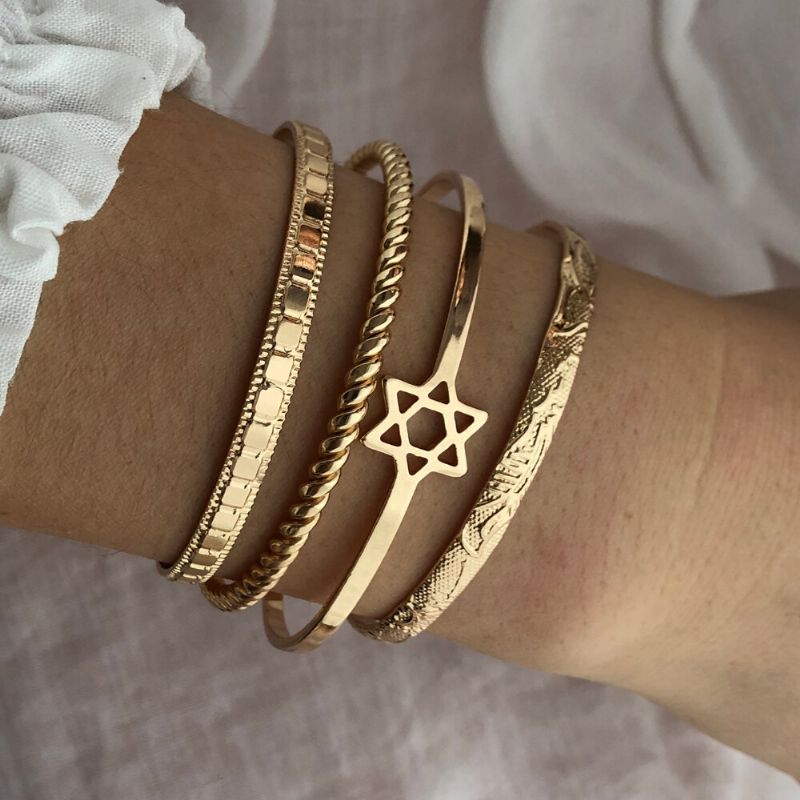 4 Stk Trendy Creative Gold Öffnung Herz Stern Mond Design Armreif Set Frauen Armband Schmuck