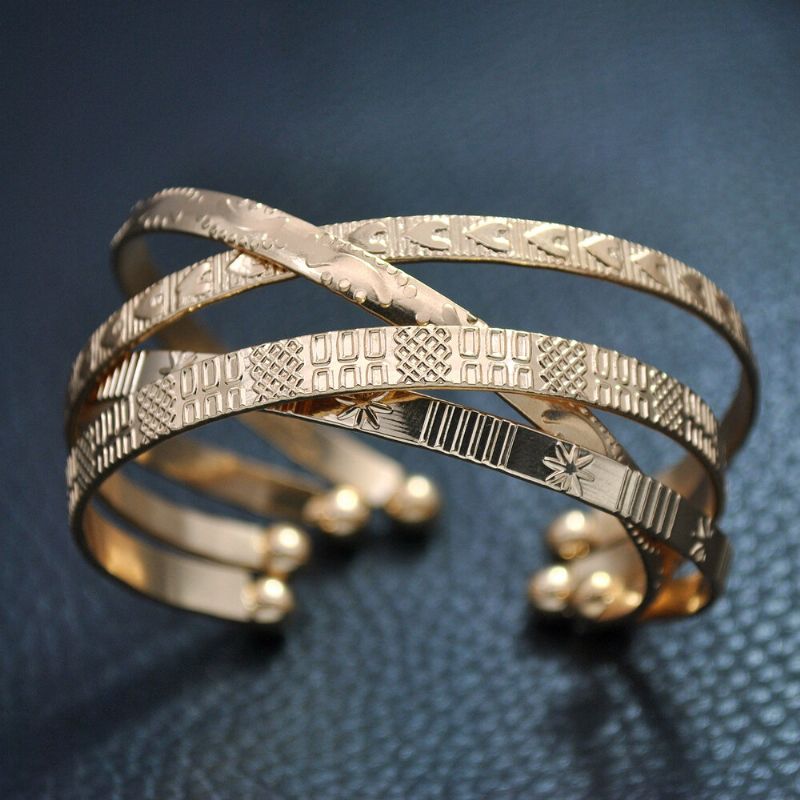 4 Stk Trendy Creative Gold Öffnung Herz Stern Mond Design Armreif Set Frauen Armband Schmuck