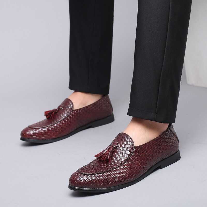 Männer Atmungsaktive Bequeme Bodenwebung Vintage Quaste Spitzschuh Slip On Business Freizeitschuhe