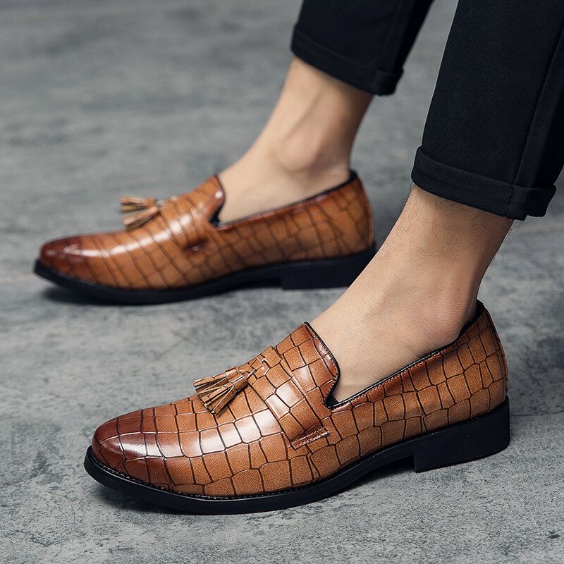 Männer Leder Atmungsaktive Soft Sole Retro Crocodile Grain Slip On Freizeitschuhe