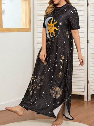 Kurzärmliges Langes Kleid Mit Rundhalsausschnitt Und Schlitz In Übergröße Mit Galaxy-print