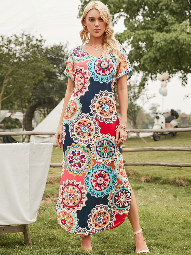 Kurzärmliges Maxikleid Mit Blumenschlitz Und V-ausschnitt