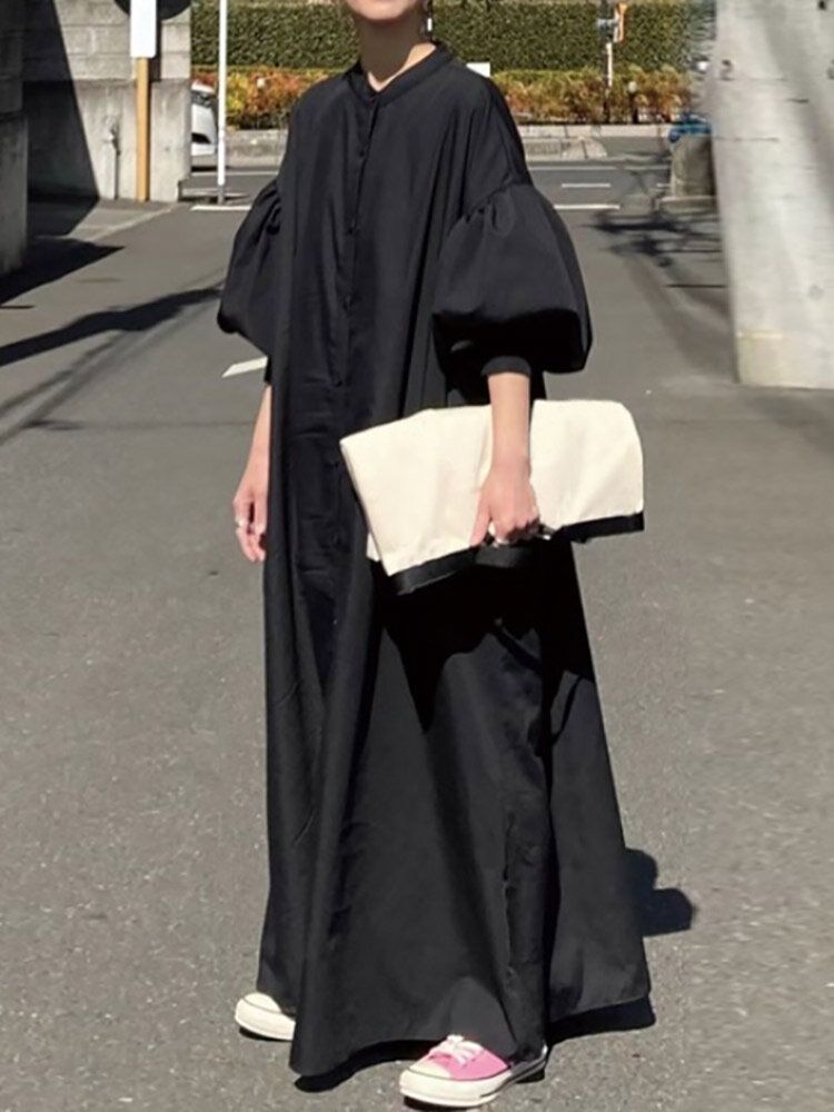 Maxi-hemdkleid Mit Durchgehendem Knopf Und Stehkragen Und Laternenärmeln