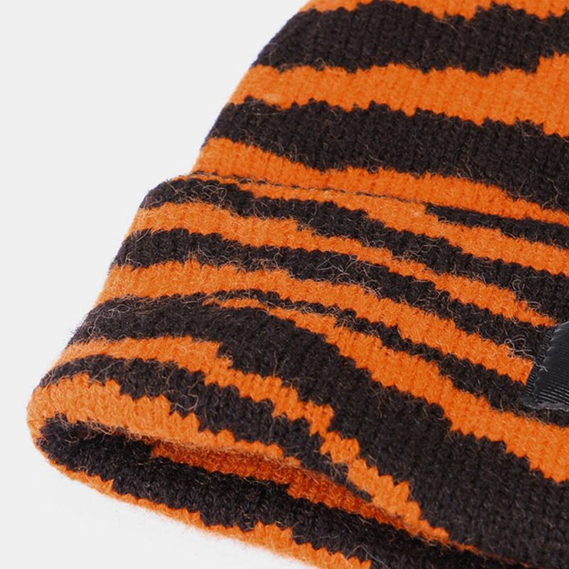 Unisex-acryl-strickmütze Mit Zebramuster Buchstabe Stoff Modisch Warm Randlose Beanie-mütze