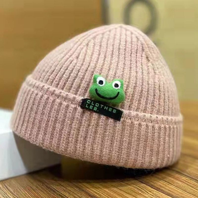 Unisex-beanie-mützen Cartoon-frosch Puppe Dekoration Buchstabe Patch Landlord Cap Skull Cap Strickmütze