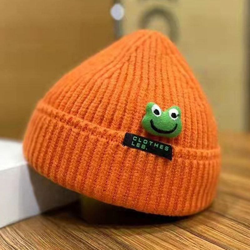 Unisex-beanie-mützen Cartoon-frosch Puppe Dekoration Buchstabe Patch Landlord Cap Skull Cap Strickmütze