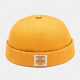 Unisex Polyester Baumwolle Einfarbig Rivet Pu Label All-match Brimless Beanie Landlord Cap Skull Cap