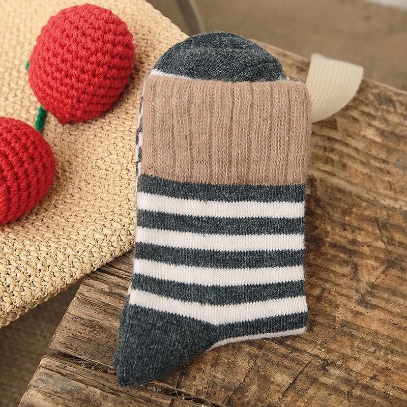 Gestreifte Wollsocken Mit Hohem Bündchen Für Damen