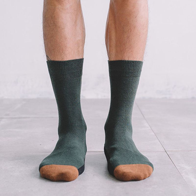 Lange Herrensocken Dunkelgrüne Designer Lines Kontrastfarbene Baumwollsocken