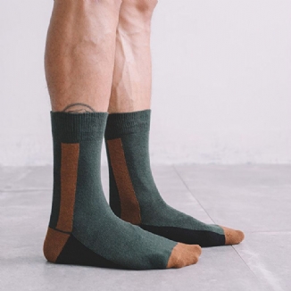 Lange Herrensocken Dunkelgrüne Designer Lines Kontrastfarbene Baumwollsocken