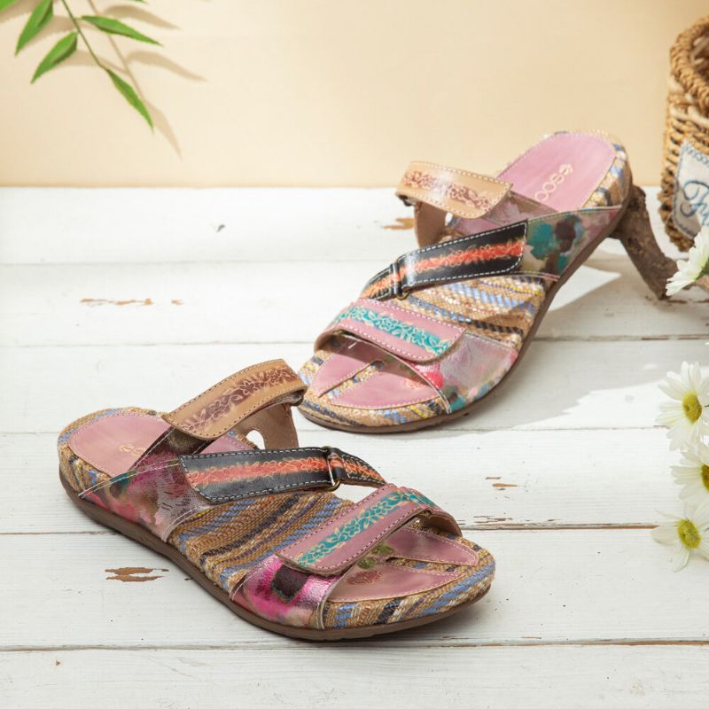 Bequeme Flachstreifen-zehensandalen Aus Leder Mit Retro-blumendruck