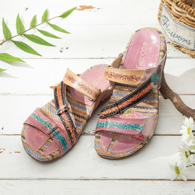 Bequeme Flachstreifen-zehensandalen Aus Leder Mit Retro-blumendruck