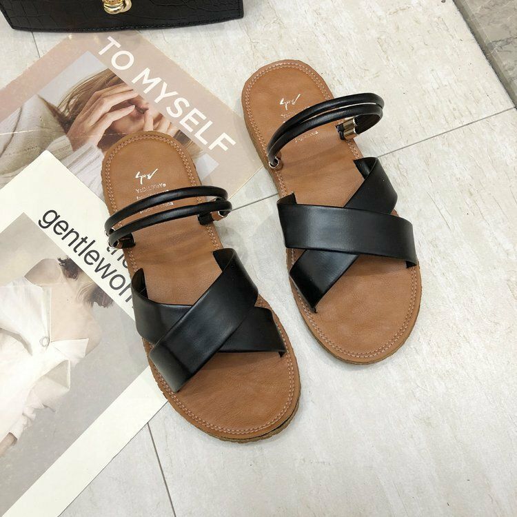 Einfarbige Damen-sandalen Mit Überkreuzten Riemen