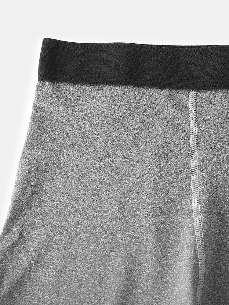 Einfarbige Schnell Trocknende Atmungsaktive Schmale Sport-fitness-shorts Mit Mittlerer Taille Für Herren